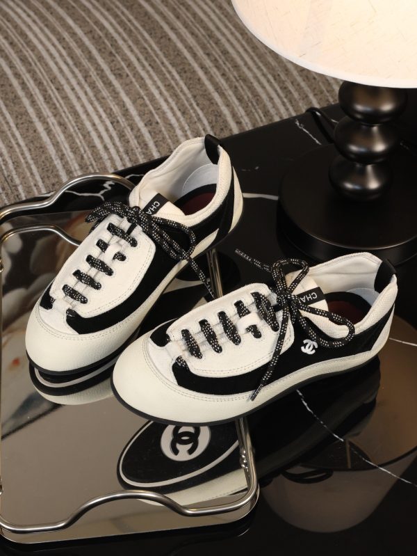sy_no_1748F30A5EC49C088D45301AB050EEAB_2 CHANEL Black & White Color-Blocked Retro Trainer Sneaker