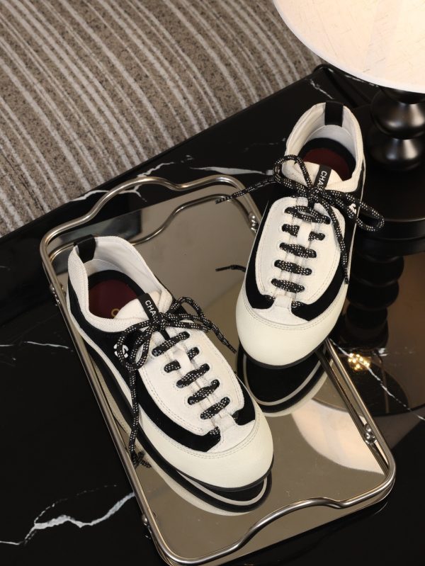 sy_no_1748F30A5EC49C088D45301AB050EEAB_3 CHANEL Black & White Color-Blocked Retro Trainer Sneaker