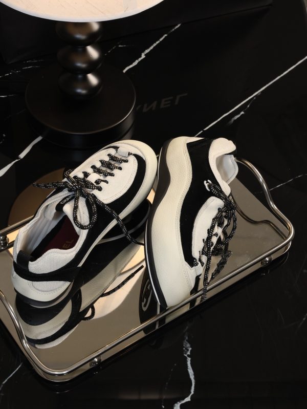 sy_no_1748F30A5EC49C088D45301AB050EEAB_5 CHANEL Black & White Color-Blocked Retro Trainer Sneaker