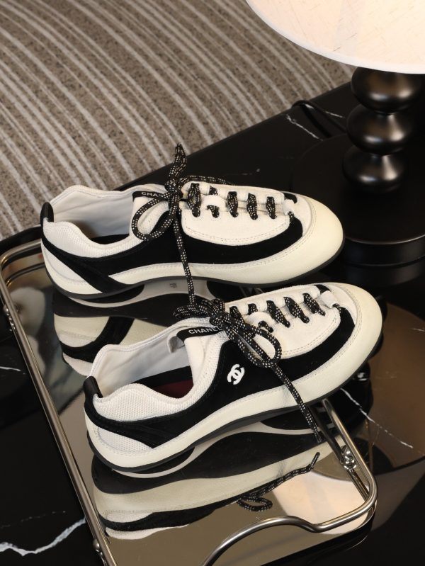 sy_no_1748F30A5EC49C088D45301AB050EEAB_6 CHANEL Black & White Color-Blocked Retro Trainer Sneaker