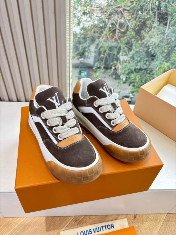 sy_no_5E097E054ECE431575AD1D09F9DA2602_0 LV Dark-Brown Suede Platform Sneaker