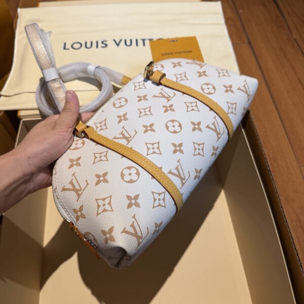 sy_no_6A64A6FDD972AD895C07D5D81556D8D2_1 LV Squire East West Dune-White Monogram Shell Bag