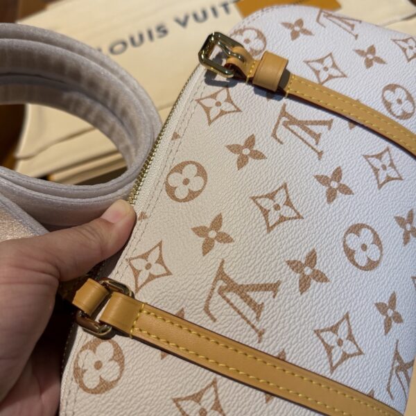 sy_no_6A64A6FDD972AD895C07D5D81556D8D2_3 LV Squire East West Dune-White Monogram Shell Bag