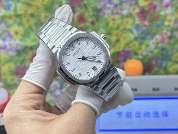 sy_no_6BF5E57F5E1C1DB3B07501039B6D2F03_1 Patek Philippe Nautilus 5711/1A-011 Steel White Dial Watch