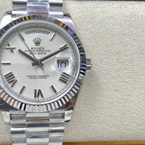 Rolex Day-Date Rainbow Gem-Set Bezel Silver Roman Dial President Bracelet Watch
