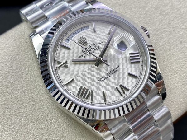 sy_no_6E798F8C3D67049A954F94B54F7C3065_1 Rolex Day-Date Rainbow Gem-Set Bezel Silver Roman Dial President Bracelet Watch