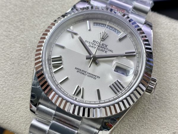 sy_no_6E798F8C3D67049A954F94B54F7C3065_2 Rolex Day-Date Rainbow Gem-Set Bezel Silver Roman Dial President Bracelet Watch