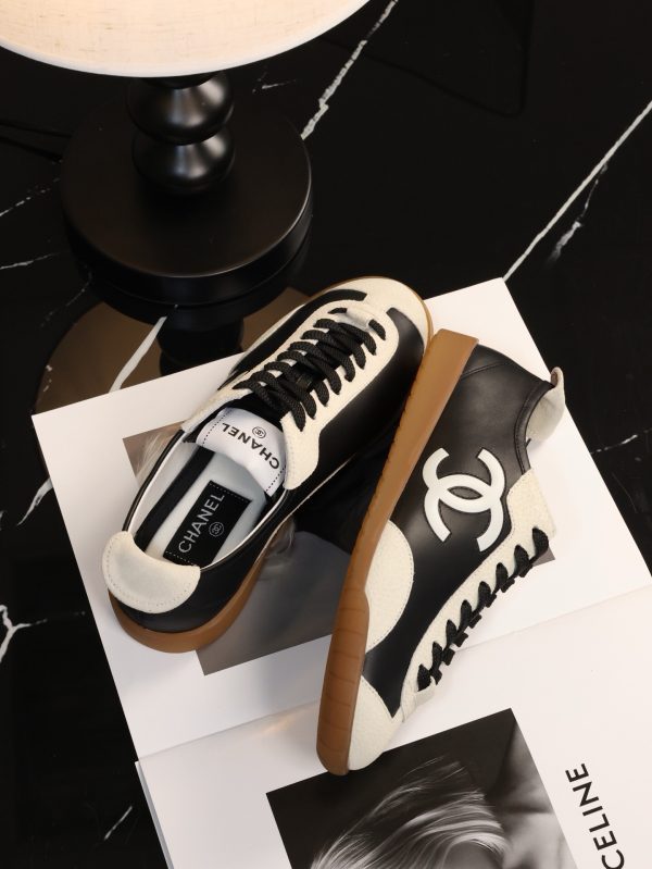 sy_no_77EA8EB622D1FD19F9B11B70AF8ED608_7 CHANEL Black & White Color-Blocked Retro Trainer Sneaker