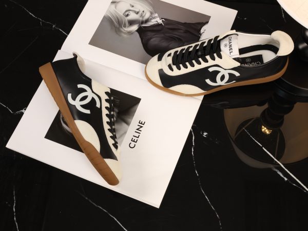 sy_no_77EA8EB622D1FD19F9B11B70AF8ED608_8 CHANEL Black & White Color-Blocked Retro Trainer Sneaker