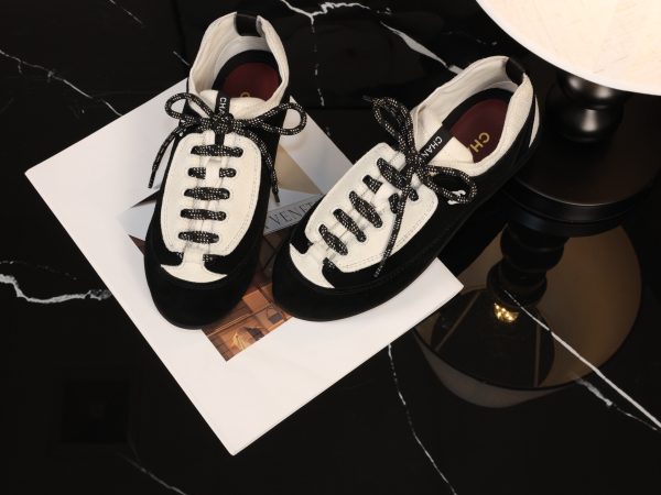 sy_no_D213CC8D5E4908BB5C7AE4998A3E7EBD_5 CHANEL Black & White Two-Tone Retro Trainer Sneaker