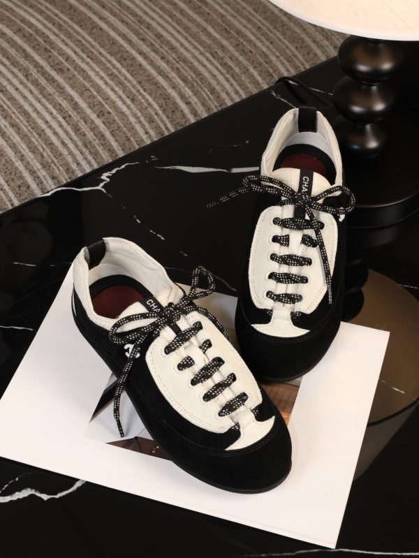 sy_no_D213CC8D5E4908BB5C7AE4998A3E7EBD_8 CHANEL Black & White Two-Tone Retro Trainer Sneaker